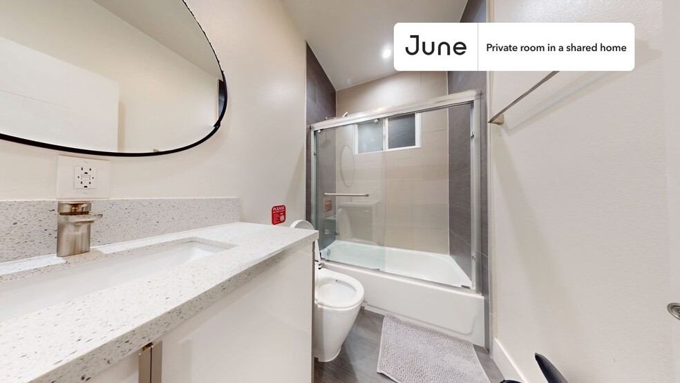 Building Photo - Private bedroom in 4 bed/4 bath Home