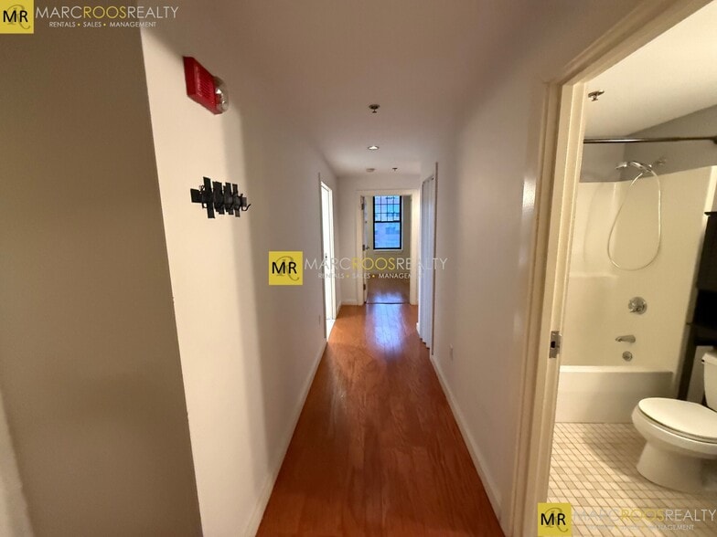 Building Photo - 534 Commonwealth Ave