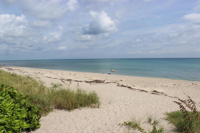 Building Photo - 508 Sea Oats Dr