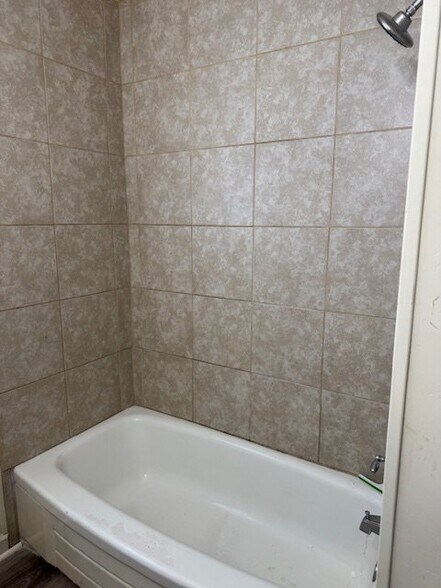 Building Photo - 321 Glynn Ln