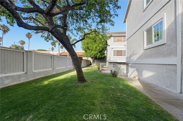 Building Photo - 2607 Vanderbilt Ln