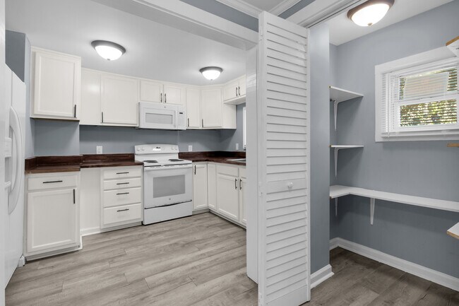 Building Photo - 522 Crawford St