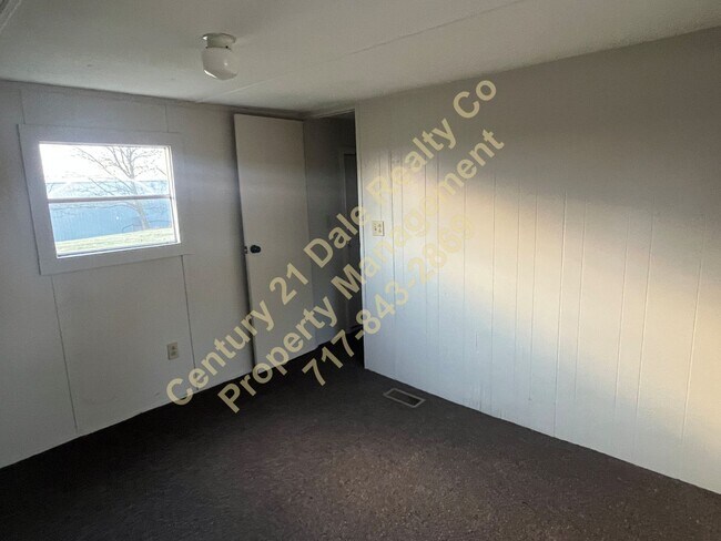 Building Photo - 2 Bedroom 1 Bath home in East Berlin