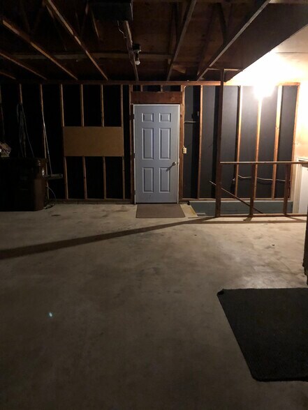 Building Photo - 1004 Terrace Dr