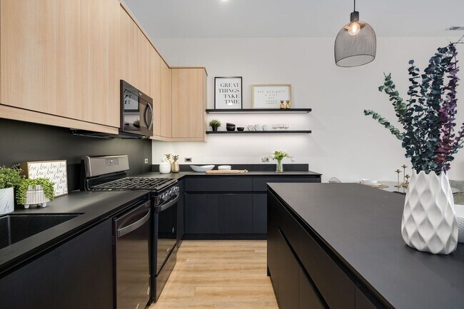 Building Photo - 284 Stonington Dr