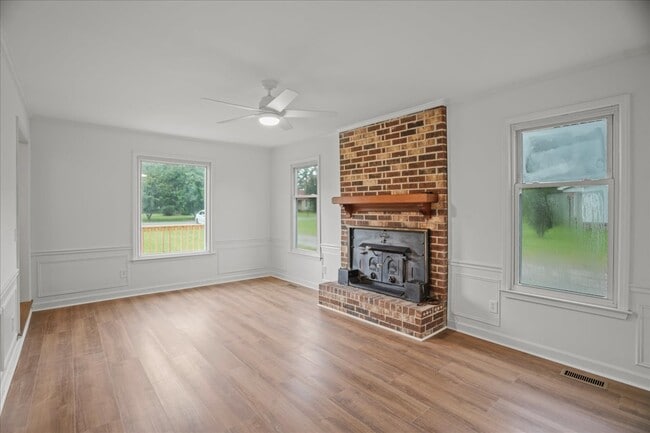 Building Photo - 2321 Queen Ann Rd