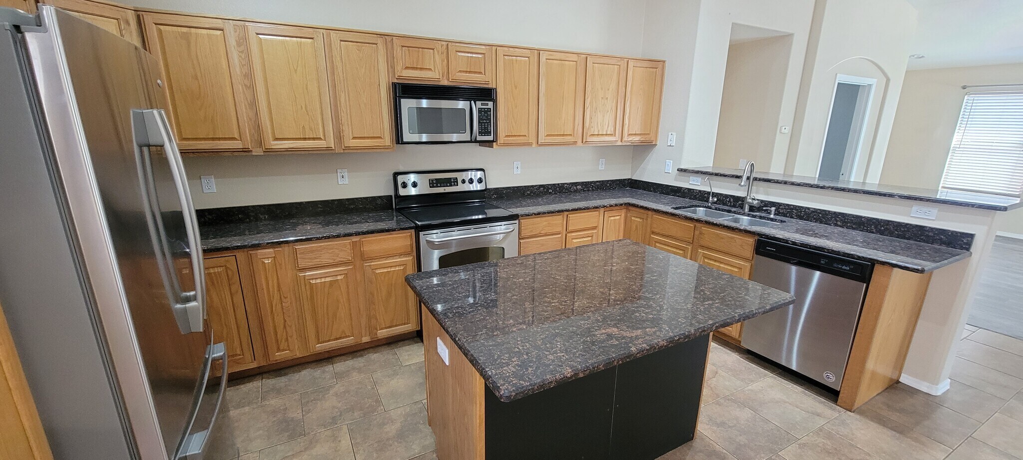 Kitchen - 4181 E Sundance Ave