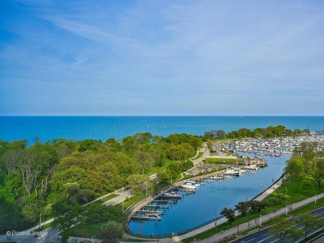Building Photo - 3550 N Lake Shore Dr