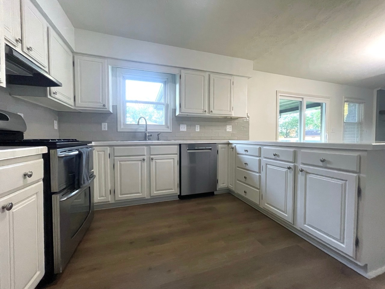 Building Photo - 8733 Hanover Dr