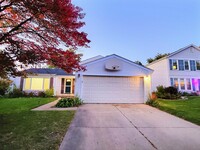Building Photo - 540 Caren Dr