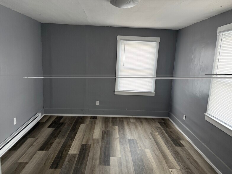 Bedroom 1 - 1501 E Markland Ave