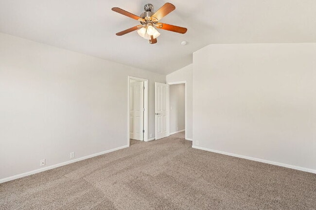 Building Photo - Granite Kitchen, Central AC, Oversized Gar...