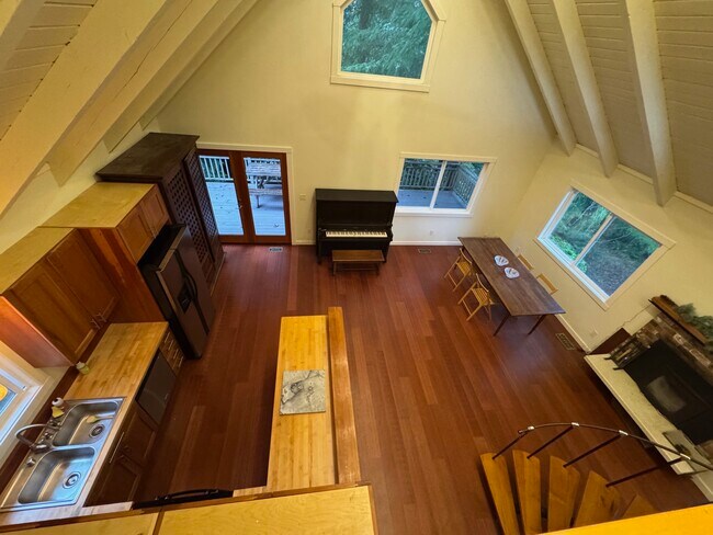 Building Photo - 11022 Palisades Ave SW