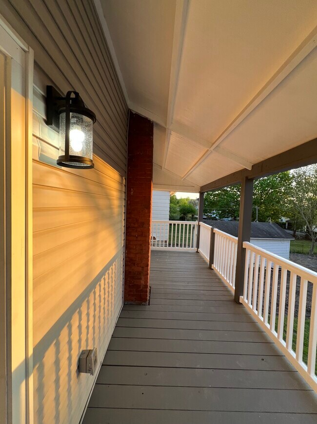 Building Photo - 815 Grove St