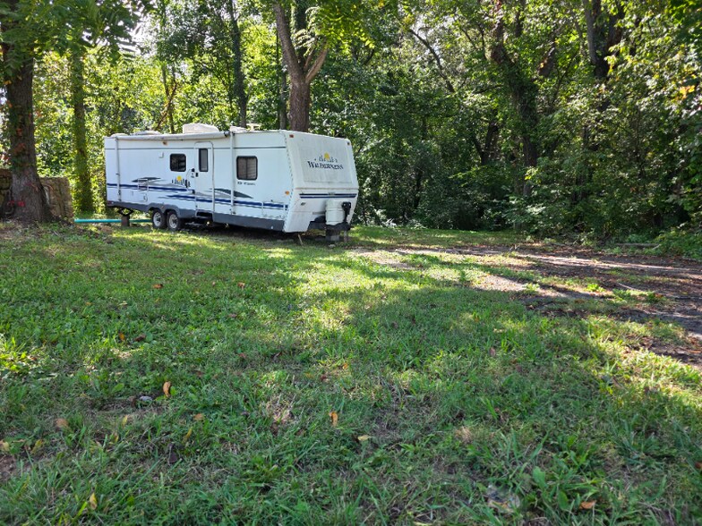 Primary Photo - 185 Dogwood Rd