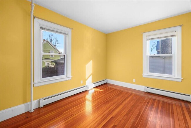 Building Photo - 73 Bayside Ave