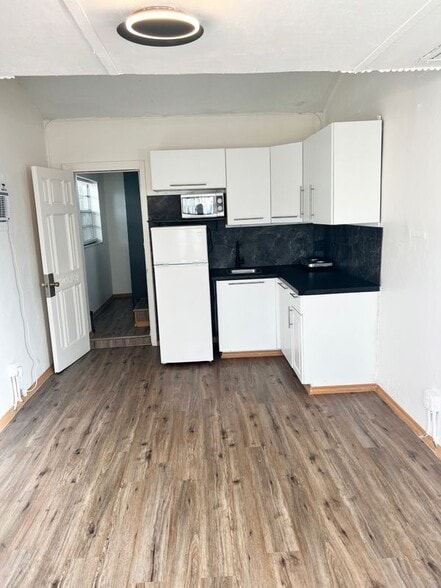 Primary Photo - 705 NE 87th St