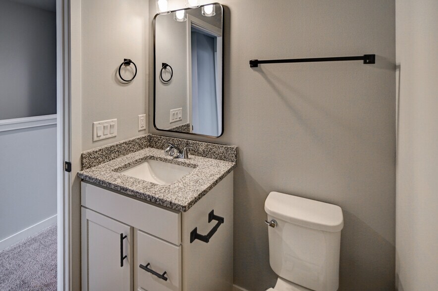 Building Photo - 2908 Radicchio Dr