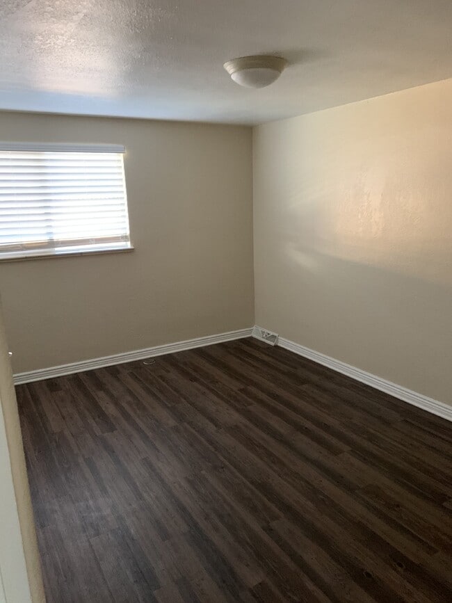 Building Photo - I-70 and Sheridan Blvd, Quiet Unit for Rent