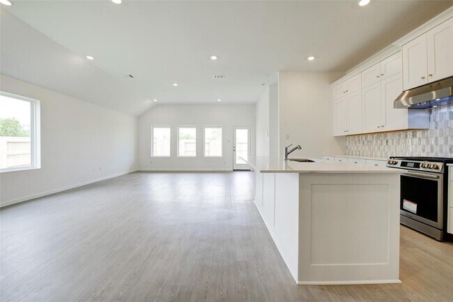 Building Photo - 27506 Spearmint Ridge Dr