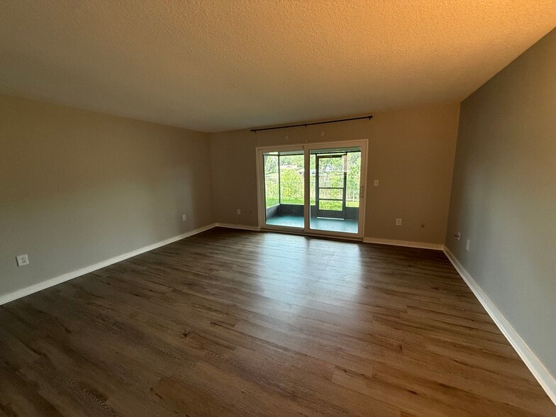 Living Room - 5201 Atlantic Blvd