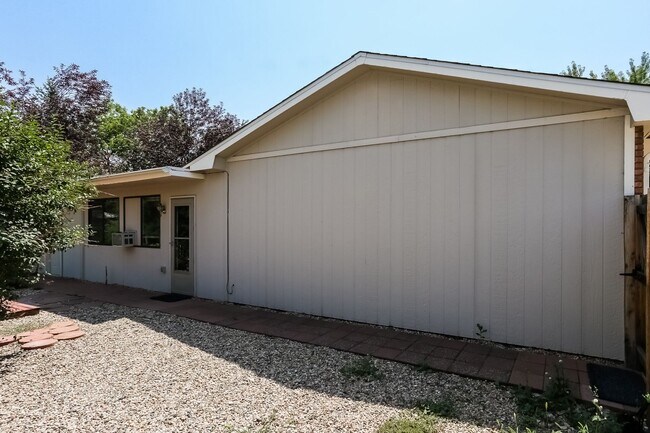 Building Photo - 824 Kimball Rd