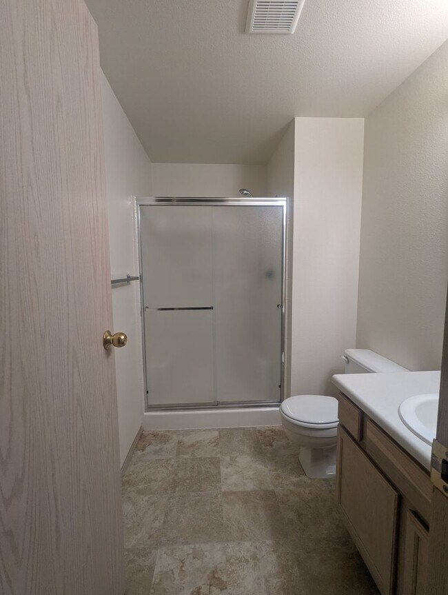 Building Photo - 3-Bedroom Silverdale Ridgetop near Island Lake.