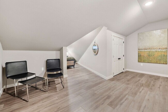 Building Photo - 3225 N Kings Cross