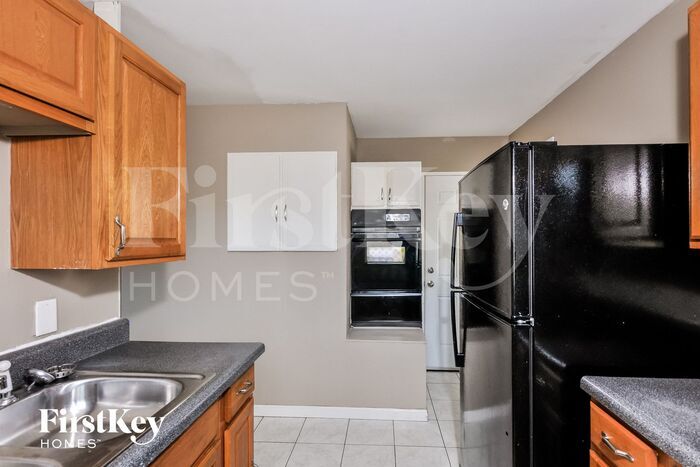 Building Photo - 11150 Mammoth Dr