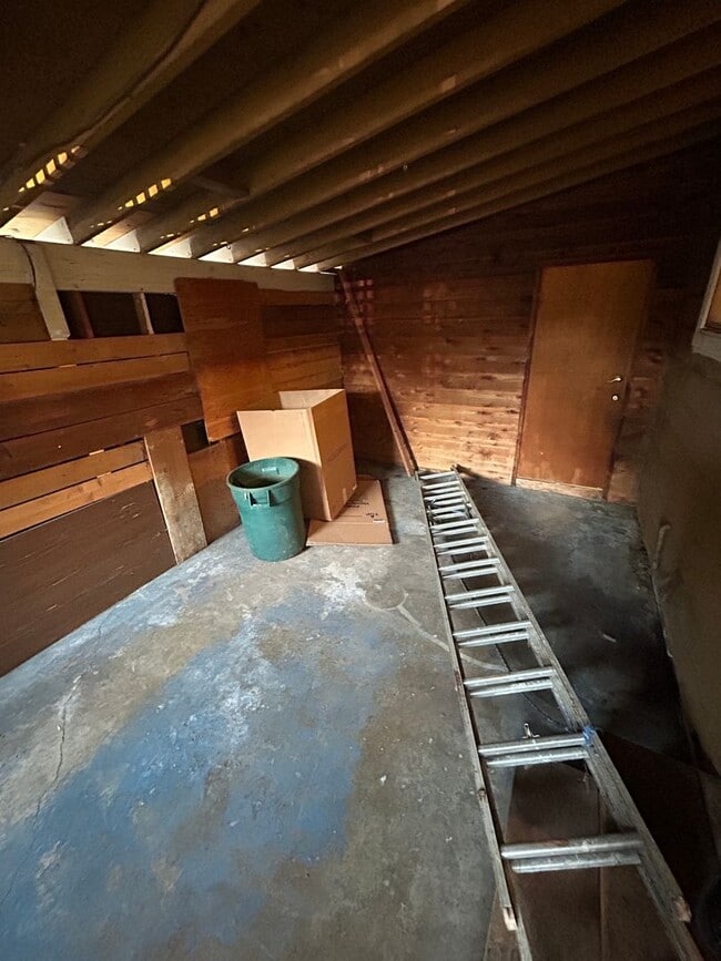 Building Photo - Large 3 bed, 2 bath house in South Seattle...