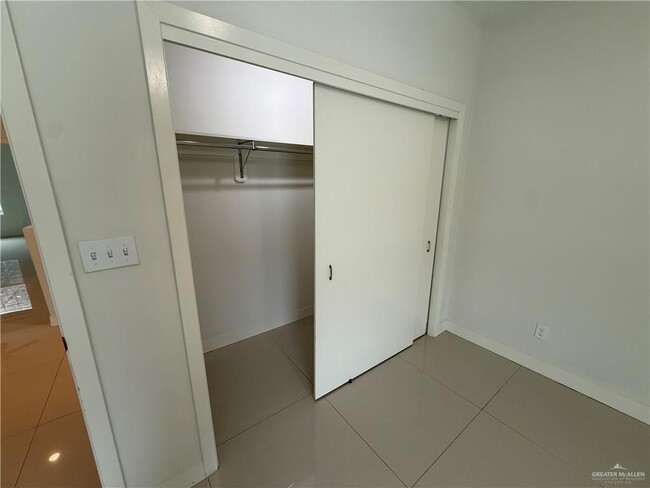 Building Photo - 26 S 6th St