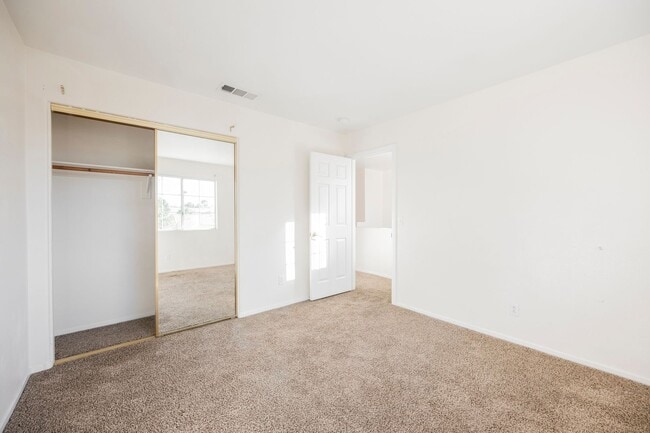 Building Photo - Honey, I’m Home! This Lovely 3 Bedroom, Two-Story Home Is Located In Summerlin.