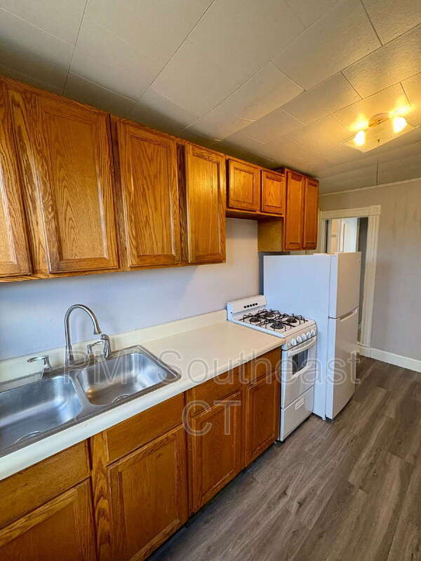 Building Photo - 79 Garfield Ave