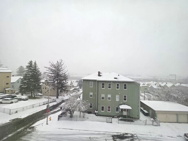 Building Photo - 39 Harlem St