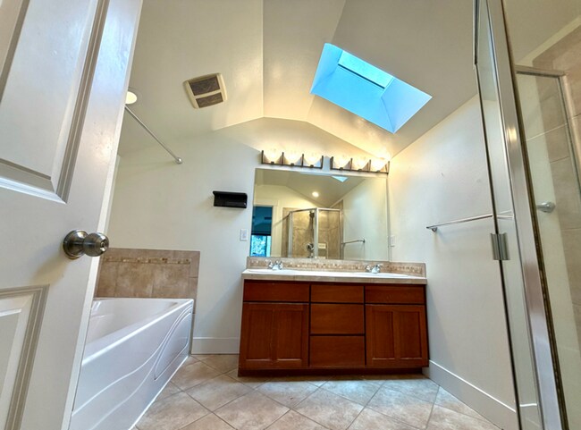 Building Photo - 517 N 39th St