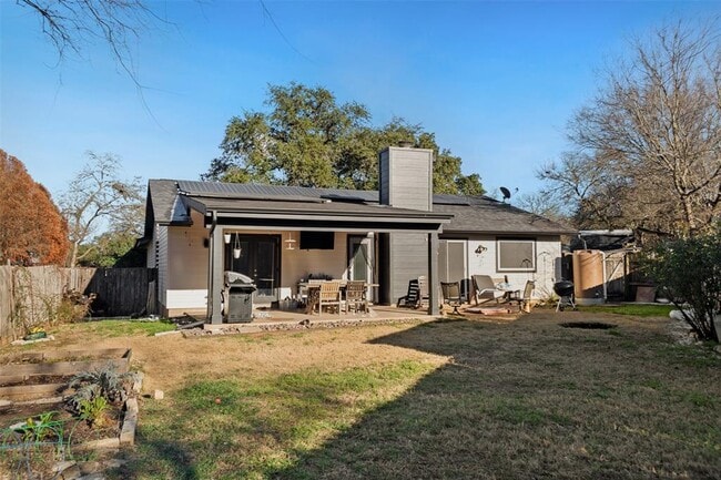 Building Photo - 3909 Holt Dr