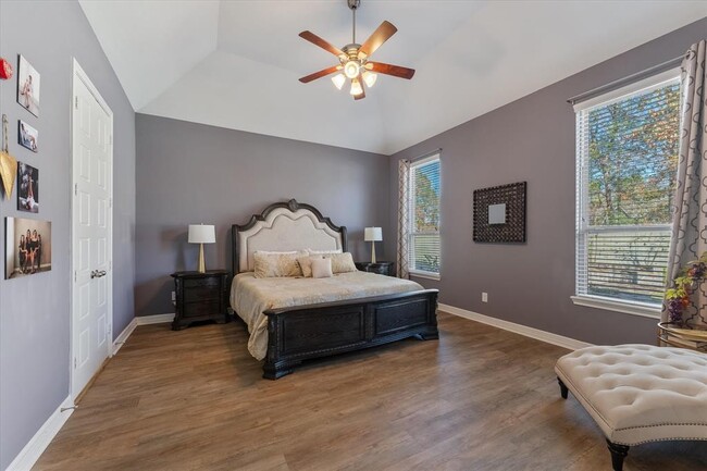 Building Photo - 10442 Lake Palmetto Dr