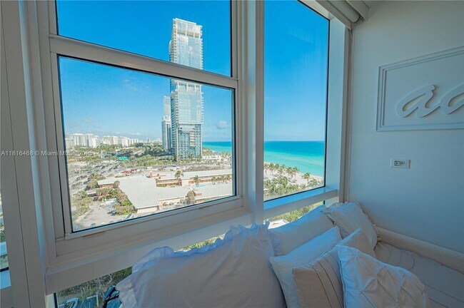 Building Photo - 18201 Collins Ave