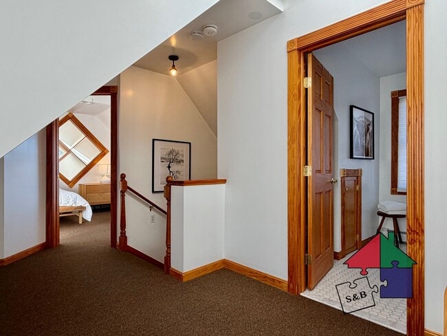 Building Photo - 112 Main St