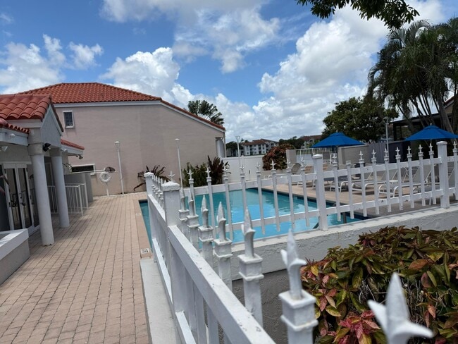 Building Photo - 3780 Amalfi Dr