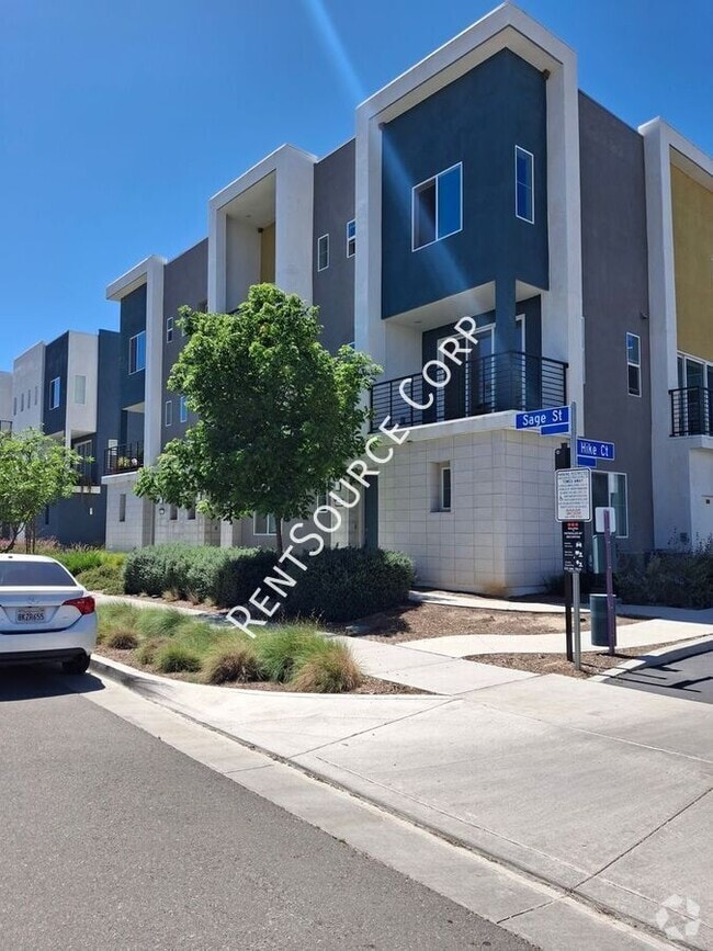 Building Photo - 26943 Pathfinder Ln