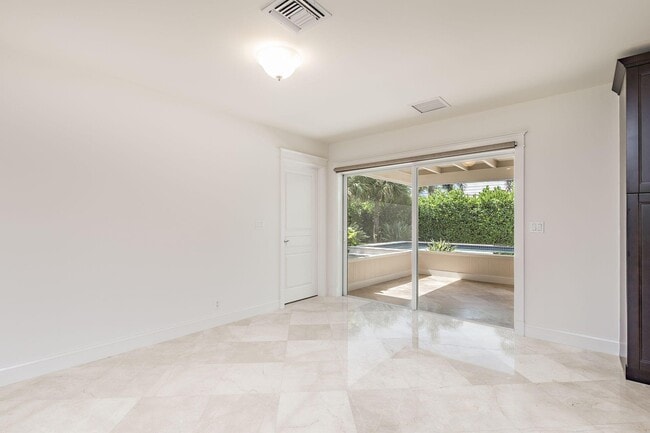 Building Photo - 210 Ellamar Rd