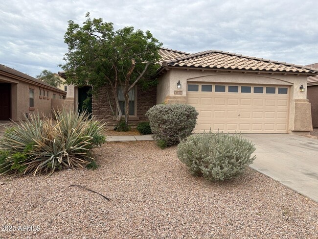 Primary Photo - 43401 W Elizabeth Ave