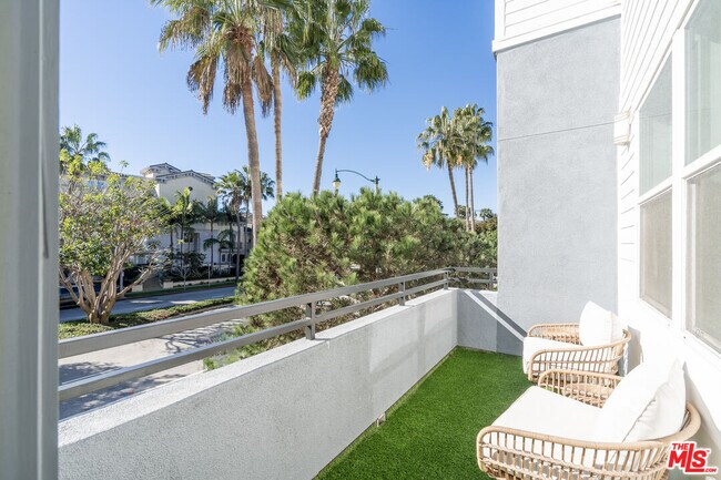 Building Photo - 7100 Playa Vista Dr
