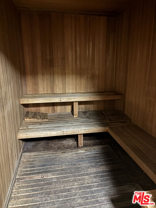 Building Photo - 222 S Central Ave