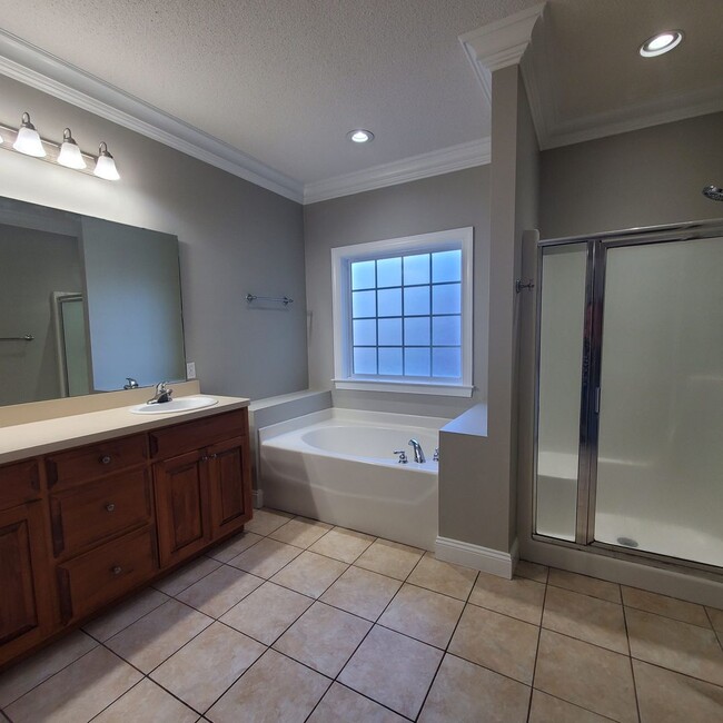 Building Photo - 4014 Liska Cir