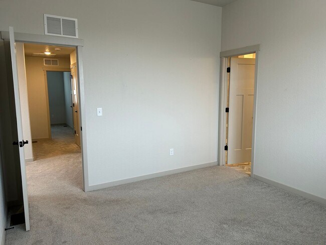 Building Photo - Spacious 3-Bedroom Berthoud Home – Available Now