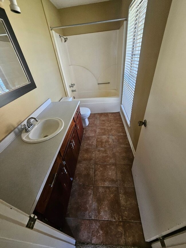 Building Photo - 168 Janice Ln