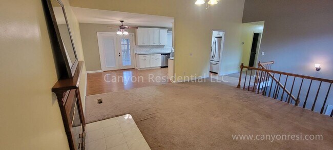 Building Photo - Recently Renovated!!Beautiful 4BR home.