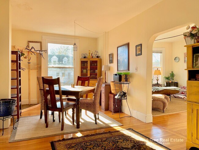 Building Photo - 41 Auburn St